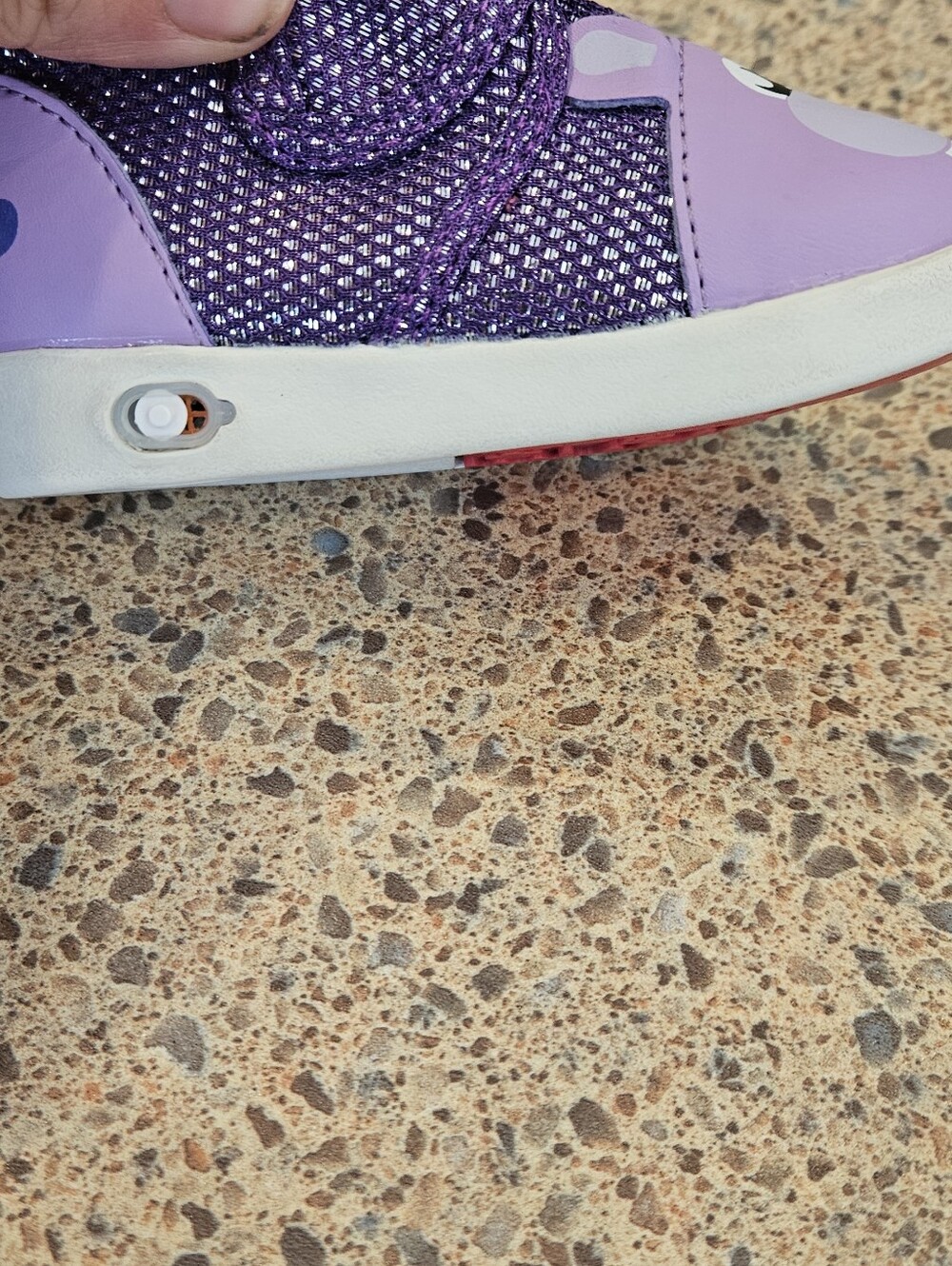 ikiki Hippo Squeaky Toddler Shoes V1 | Sparkly Purple - Picture 9 of 11